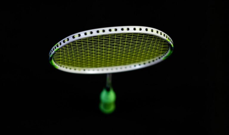Choosing the Right Badminton Racket: A Guide to Optimal Performance